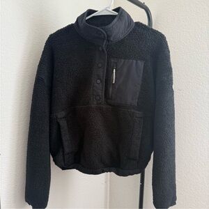 Vuori Women's Black Fleece Jacket size small